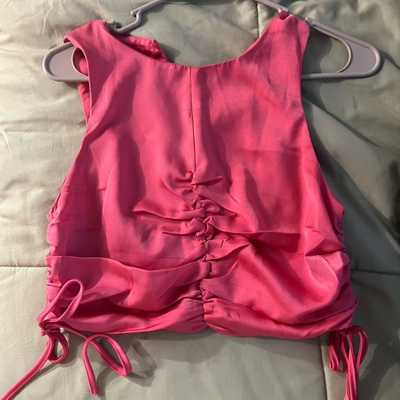 FREE WITH PURCHASE! Vestique ruched hot pink satin crop top halter neck size S - Picture 3 of 6